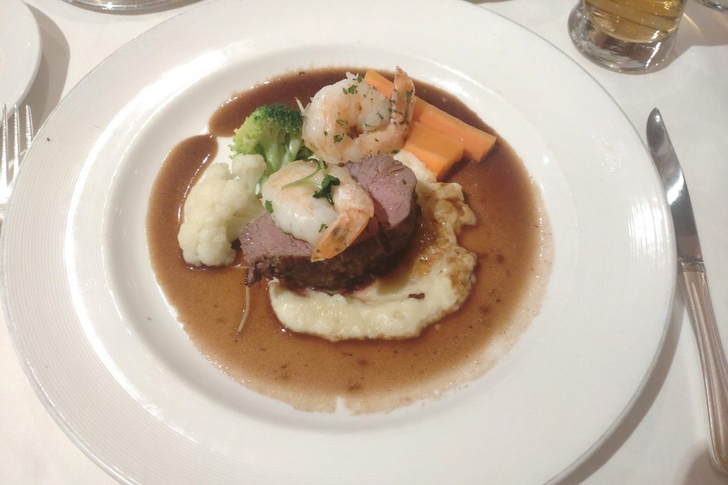 ダイヤモンドプリンセス号の肉のメインデッシュ